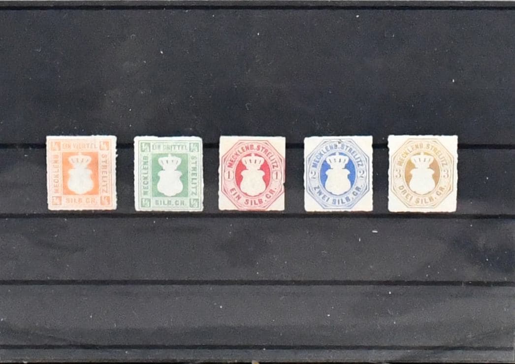 Los 5021 - Altdeutschland, Steckkartenposten oft besserer Werte inkl. Baden mit Nr. 3b(2), 15a, Strelitz Nr. 1-2, 4-6, Sachsen Nr. 2Ia (Einriß), Württemberg Nr. 3, 14(2), 19ya/b, 20y (übliche Erhaltung), 23-24 (letztere gepr.), 28b etc. Nur der Württemberg-Teil schon rund 5500,- Michel