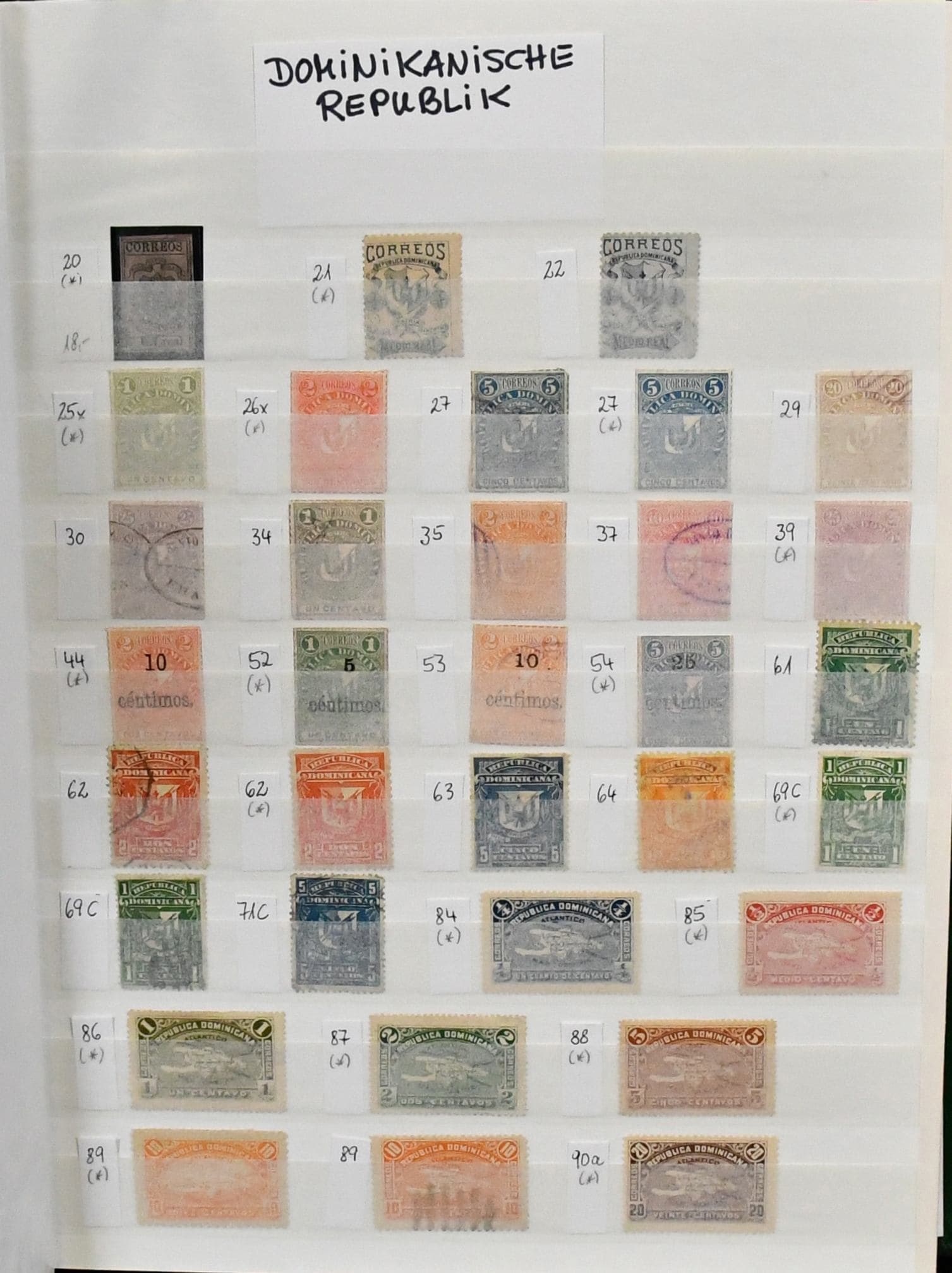 Los 6350 - Dominikanische Republik, 1873-1990, Slg. in beiden Erhaltungen ab Nr. 20 (ungest.) im Steckbuch, dabei viel Semiklassik, sowie etwas Dienst- und Zwangszuschlagsmarken