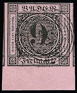 Los 11 - 9 Kr. schw./rosa, Luxusstück mit unten 8,5mm breitem Bogenrand, links und rechts Nebenmarken
