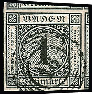Los 15 - 1 Kr. schwarz, hervorragend riesenrandiges Luxusstück mit Teilen von Nebenmarken an drei Seiten, sign. Drahn